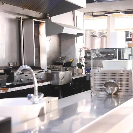 Отель Restaurant Le Parisien