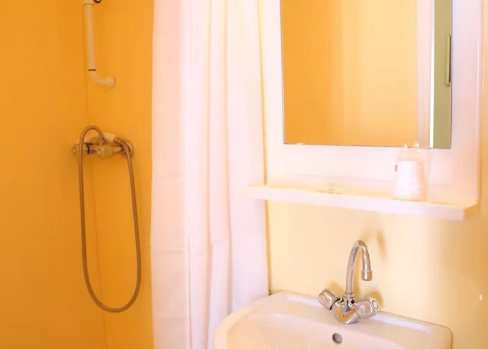 ホテル Restaurant Le Parisien 3*