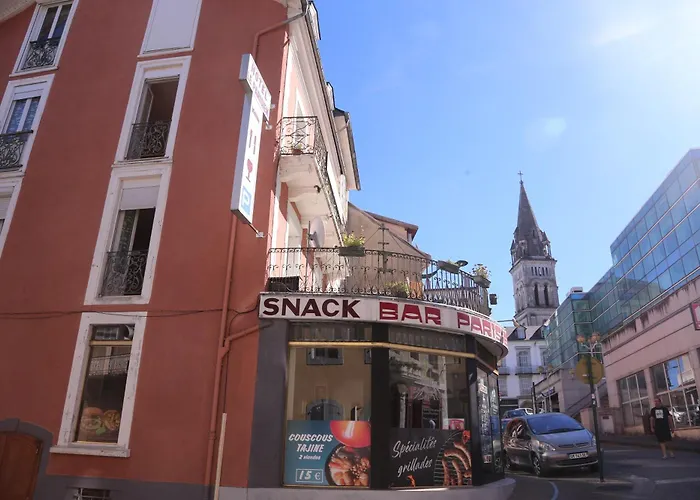 ホテル Restaurant Le Parisien 3*