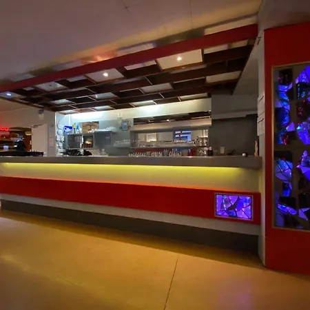 Restaurant Le Parisien Hotel Lurdy