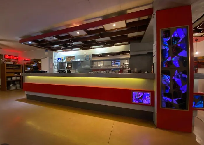 Restaurant Le Parisien Готель Лурд