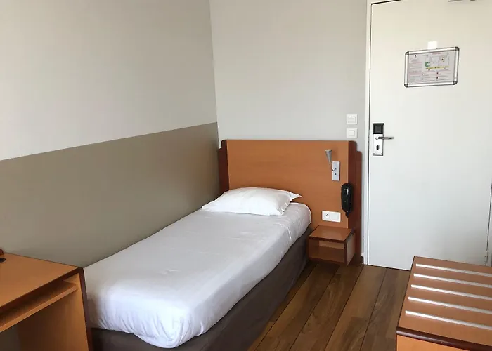 Готель Restaurant Le Parisien Лурд